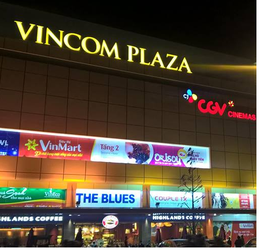 Bảng hiệu alu chữ nổi cho Trung tâm thương mại Vincom